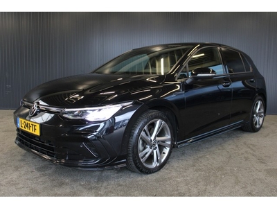 Volkswagen Golf 1.5 eTSI R-Line Automaat - € 15.650,-