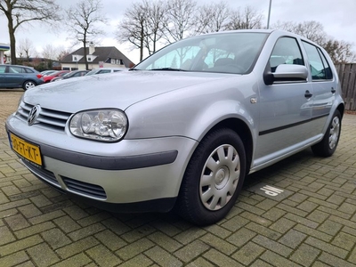 Volkswagen Golf 1.6-16V Trendline