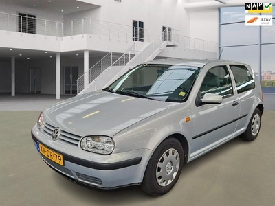 Volkswagen Golf 1.6