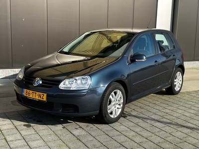 Volkswagen Golf 1.6 FSI Optive 3