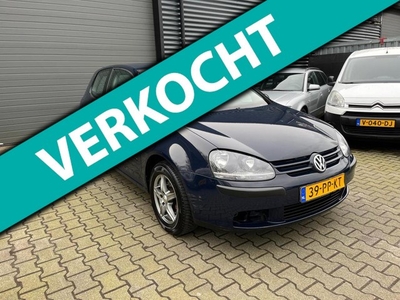 Volkswagen Golf 1.6 FSI Trendline