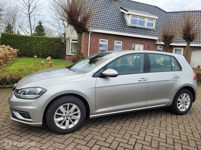 Volkswagen Golf 1.6 TDI navi, apple carplay, android auto