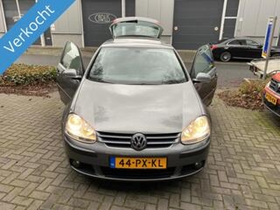 Volkswagen GOLF 2.0 16V FSI Sportline