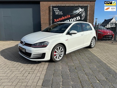 Volkswagen Golf 2.0 TSI GTI