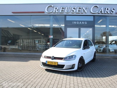 VOLKSWAGEN GOLF 2.0 TSI GTI