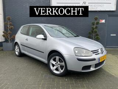 Volkswagen GOLF 5 1.6 16V FSI Comfortline