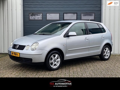 Volkswagen Polo 1.4-16V Highline 5-deurs AIRCO / CRUISE!