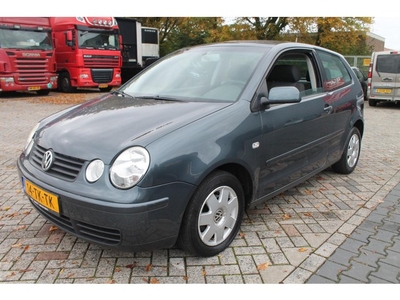 Volkswagen Polo 1.4-16V Highline