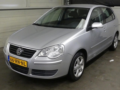 Volkswagen Polo 1.4-16V Sportline - 5 deurs - Airco