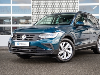 VOLKSWAGEN TIGUAN 1.5 TSI 150PK DSG Aut. Elegance | Lederen Bekleding | Panorama Dak | 18'' LMV | Camera a | ACC | Navigatie