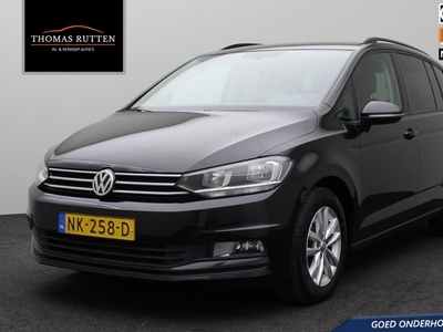 Volkswagen Touran 1.2 TSI Comfortline 7 Persoons | 2017 | NAP | Trekhaak | Camera | Parkeersensoren | Bluetooth | Parkeersensoren | Navigatie | 6 versnellingen | Stuur bediening | Onderhoudsboekjes