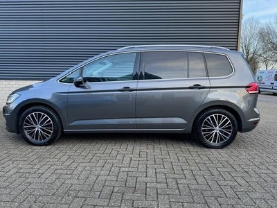 Volkswagen TOURAN 1.4 TSI Highline 7p / Panodak/LED verl.