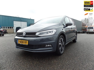 Volkswagen TOURAN 1.5 TSI Highline AUTOMAAT TREKHAAK