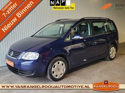 VW Touran 1.6-16V FSI 7-zitter, airco, cruise, trekhaak