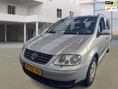 Volkswagen Touran 1.6-16V FSI Optive