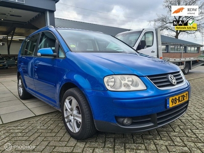 Volkswagen Touran 2.0-16V FSI Highline/Apk/cruise/trekhaak/