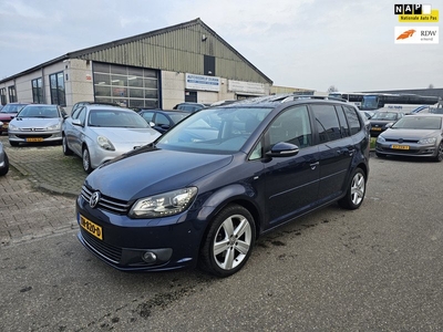 Volkswagen Touran 2.0 TDI Highline BlueMotion NAV.+ Clima Bj:2015