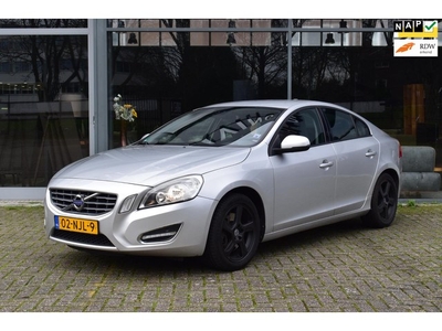 Volvo S60 2.0T Navi Trekhaak Pdc Dealer Onderhouden