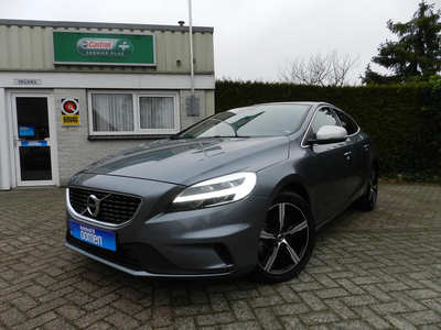 Volvo V40 1.5 T3 Polar+ Sport - Keyless - DAB - Park.Cam. Orig.NL & NAP - LED koplampen - Harman Kardon - Navigatie - Lederen bekleding - Stoelverwarming - Panoramadak