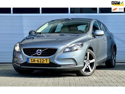 Volvo V40 2.0 D3 150pk Momentum Xenon Pano Leer 18inch trekh