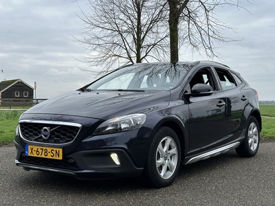 Volvo V40 Cross Country 1.5 T3 Summum * Navi * Pano *