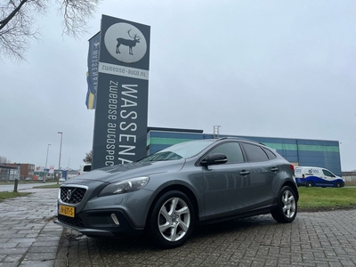 Volvo V40 Cross Country T3 Summum Automaat | Rijklaarprijs | Trekhaak | Pano dak |