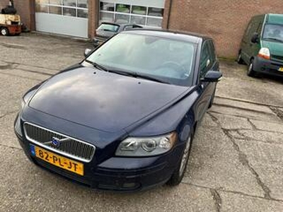 Volvo V50 2.4 BJ. 2004 MOTOR DEFECT