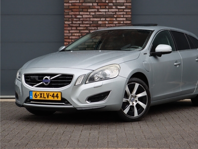 VOLVO V60 2.4 D6 AWD Plug-In Hybrid Pure Limited Aut6, Schuifdak, Memory, Dodehoekassistent, Leder, Rijstrookassistent, Camera, Trekhaak, Stoelverwarming, Voorklimatisering, Etc.