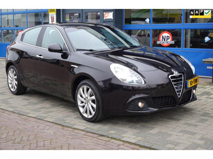 Alfa Romeo Giulietta 1.4 T Distinctive INCL NWE APK EN SERVICEBEURT