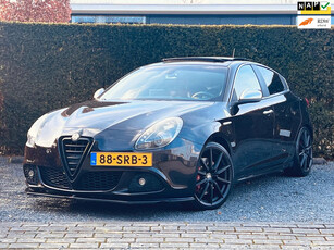 Alfa Romeo Giulietta 1.4 T Distinctive | Pano | Navi | PDC