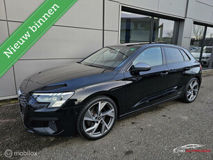 Audi A3 Sportback 35 TFSI S-line Panorama/Keyless/Sfeer/19