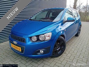 Chevrolet Aveo 1.4 LTZ 5drs. Airco, licht en regensensor, elektrische ramen