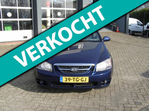 Kia Cerato 1.6-16V LX met trekhaak