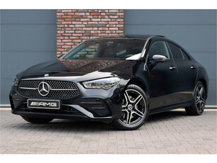 Mercedes-Benz CLA-Klasse 250 e AMG Line Aut8 | Facelift | Distronic | Verwarmd Stuurwiel | Keyless Go | Panoramadak | Sfeerverlichting | Surround Camera | Dodehoekassistent |