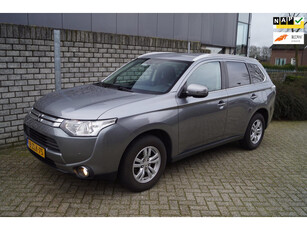 Mitsubishi Outlander 2.0 Business Edition Autom 7 Pers Navi Camera Clima Cruise 2x PDC LMV Trekhaak ENZ NL Auto.