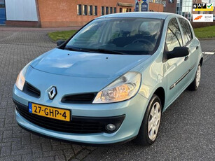 Renault Clio 1.2-16V Special Line 5-Drs Airco Electric pakket Audio/CD ABS EBD Colorpakket Getint glas Dealeronderhoud Nieuwe Apk!