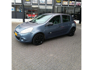 Renault Clio 1.2 Special Line Met nieuwe APK