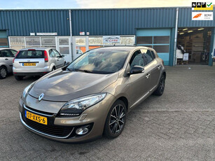 Renault Mégane 2.0 Bose AUTOMAAT / VOLLL / Parkeercamera achter / Navi / Parkeersensoren / Stoelverwarming / Airco / LM Velgen