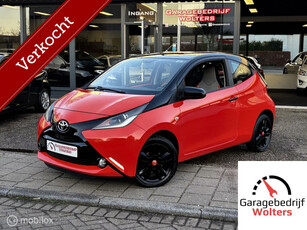 Toyota Aygo 1.0 VVT-i x-play dynamic orange camera lmv