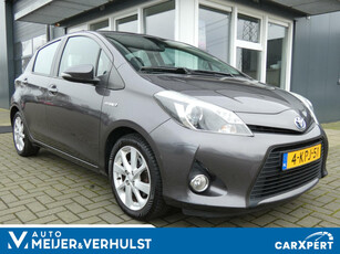 Toyota Yaris 1.5 Full Hybrid Dynamic | HALF-LEDER | LED