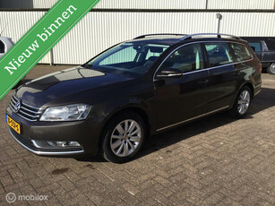 Volkswagen Passat Variant 2.0 TDI Highline Blue PANO DAK