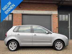 Volkswagen Polo 1.4-16V UNITED- AIRCO-NAVI-BLUETOOTH