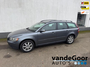 Volvo V50 1.8, '04,airco, cruise controle, lm velgen, nette youngtimer !