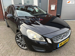 Volvo V60 2.0 D4 Summum / Leder / PDC / Cruise / Stoelverwarming