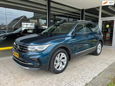 Volkswagen TIGUAN Volkswagen Tiguan 1.5 TSI Elegance Matrix Led koplampen |Virtual cockpit| Appel carplay