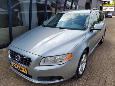 Volvo V70 2.0T Momentum LEER / NAVI / PDC / ECC