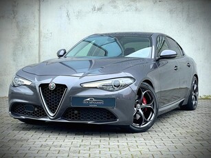 Alfa Romeo Giulia 2.0T Super PANO / CAMERA / LEER /