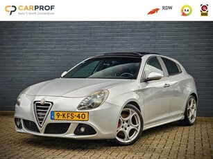 Alfa Romeo Giulietta 1.4 T Distinctive / MASERATI / PANO /