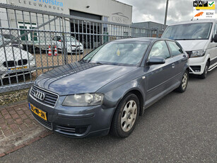 Audi A3 1.6 FSI Attraction inruiler rijdbare schade