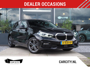 BMW 1-serie 118i Executive / Sport line / Ambient / CarPlay / Live cockpit / LED / Sensoren / Sportstoelen